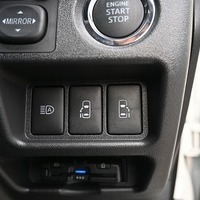 6245 令和7年式 ハイエース スーパーGL ダークプライムⅡ 2WD 2,000cc(ガソリン) 2/5人乗車 1,700km 車検:令和9年6月のサムネイル