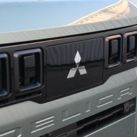 6105 登録済み未使用車 令和7年式 デリカミニ T PREMIUM デリマル 4WD 660cc ガソリン車 4人乗車 11㎞のサムネイル