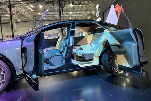 12/11 新着 CRS大阪 即納車紹介【ハイエースキャラバン プロボックス デリカ タウンエース トライトン  新車 中古車 カスタムカー】日々更新中！サムネイル