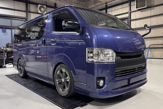 CRS横浜　　ハイエース　ドレスアップカスタムサムネイル