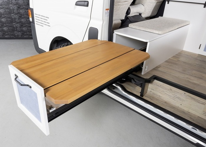 ハイエース「SEDONA LAKESIDE」セドナレイクサイドのサムネイル