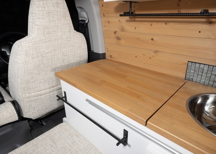 ハイエース「SEDONA LAKESIDE」セドナレイクサイドのサムネイル