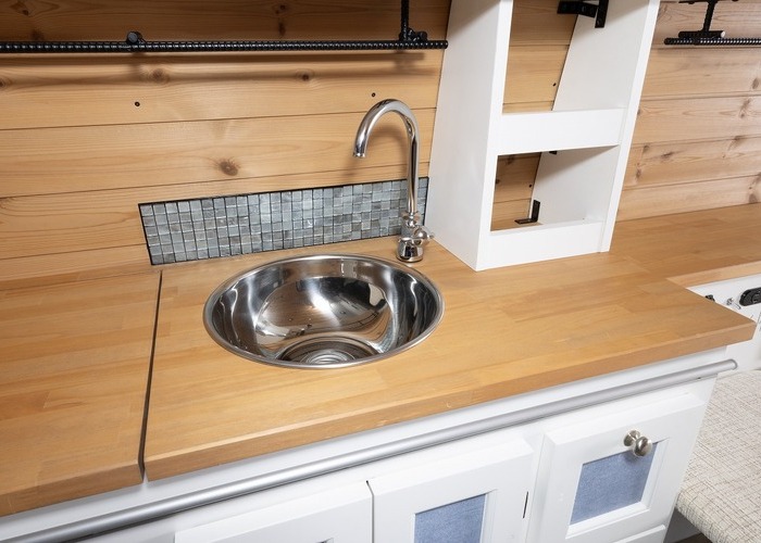 ハイエース「SEDONA LAKESIDE」セドナレイクサイドのサムネイル