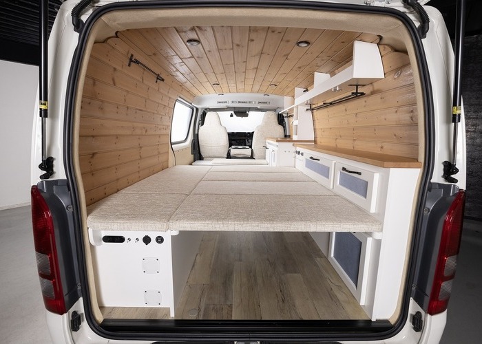 ハイエース「SEDONA LAKESIDE」セドナレイクサイドのサムネイル