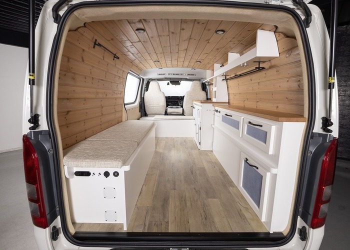 ハイエース「SEDONA LAKESIDE」セドナレイクサイドのサムネイル