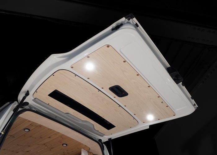 ハイエース「SEDONA LAKESIDE」セドナレイクサイドのサムネイル