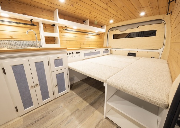 ハイエース「SEDONA LAKESIDE」セドナレイクサイドのサムネイル