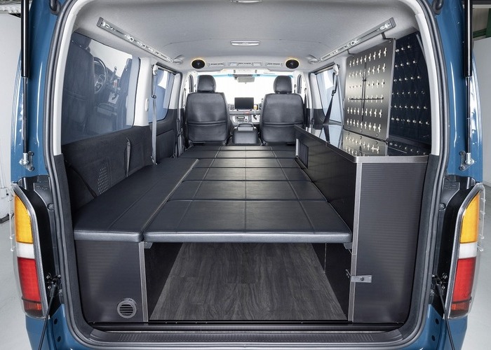 ハイエース「ATTICS8 FOR HIACE」アティックス８ハイエース用のサムネイル