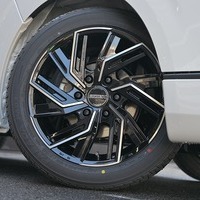 5926.令和7年式 ハイエース スーパーGL ダークプライムS 2WD 2,800cc ディーゼル車 走行13キロ 新車未登録のサムネイル