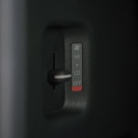 6205.令和8年式 ハイエースバン DX 2WD 2,000cc ガソリン車 走行6キロ 新車未登録のサムネイル