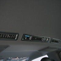 5926.令和7年式 ハイエース スーパーGL ダークプライムS 2WD 2,800cc ディーゼル車 走行13キロ 新車未登録のサムネイル