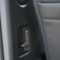 5926.令和7年式 ハイエース スーパーGL ダークプライムS 2WD 2,800cc ディーゼル車 走行13キロ 新車未登録のサムネイル