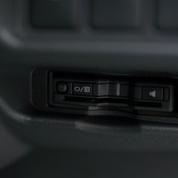 6205.令和8年式 ハイエースバン DX 2WD 2,000cc ガソリン車 走行6キロ 新車未登録のサムネイル