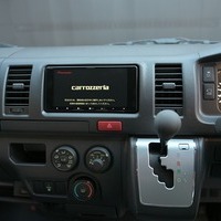 6202.令和8年式 ハイエースバン DX 2WD 2,000cc ガソリン車 走行7キロ 新車未登録のサムネイル