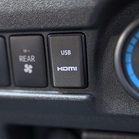 6205.令和8年式 ハイエースバン DX 2WD 2,000cc ガソリン車 走行6キロ 新車未登録のサムネイル