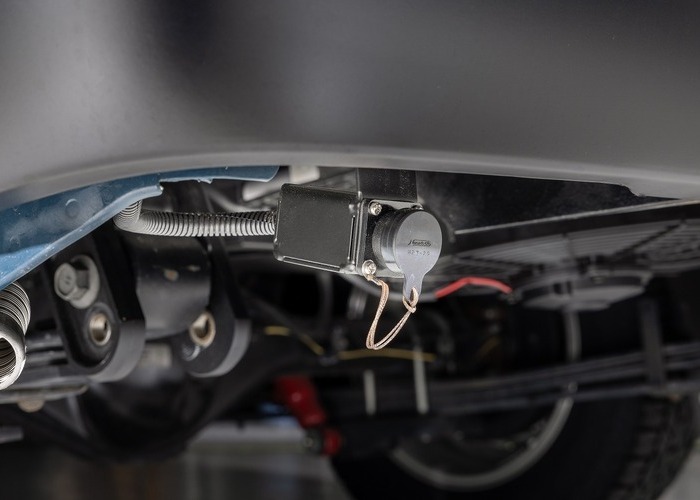 ハイエース「ATTICS8 FOR HIACE」アティックス８ハイエース用のサムネイル