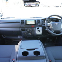 6068　コントラストPKG　ハイエース　DX　2WD　2000cc　ガソリン車　6人乗りのサムネイル
