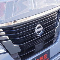 5810　令和7年式　キャラバン　GRANDプレミアムGX　2WD　2400cc　ディーゼル車　5人乗り　15kmのサムネイル