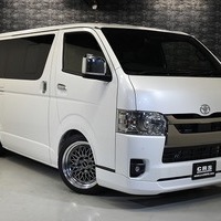 6394 8型ハイエース スーパーGL ダークプライムⅡ  2WD 2,000cc ガソリン車 4ナンバー 2/5人乗りのサムネイル