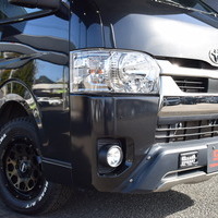 6449 令和4年式 ハイエース スーパーGL ダークプライムⅡ 4WD 2,800cc ディーゼル車 2/5人乗車 6.4万kmのサムネイル