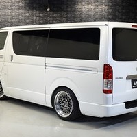 6394 8型ハイエース スーパーGL ダークプライムⅡ  2WD 2,000cc ガソリン車 4ナンバー 2/5人乗りのサムネイル