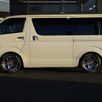 6103 令和7年式 ハイエース スーパーGL ダークプライムS 2WD 2,800cc (ディーゼル車) 2/5人乗車 9kmのサムネイル