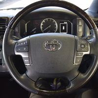 6439 令和3年式 ハイエース  スーパーGL ダークプライムⅡ 2WD 2,800cc (ディーゼル車)  2/5人乗車  6.3万kmのサムネイル