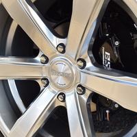 6069 令和7年式 ハイエースバン DX 2WD 2,000cc ガソリン車  0Km 新車未登録のサムネイル