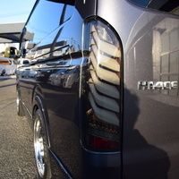 6439 令和3年式 ハイエース  スーパーGL ダークプライムⅡ 2WD 2,800cc (ディーゼル車)  2/5人乗車  6.3万kmのサムネイル