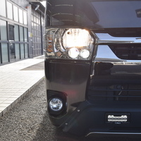 6449 令和4年式 ハイエース スーパーGL ダークプライムⅡ 4WD 2,800cc ディーゼル車 2/5人乗車 6.4万kmのサムネイル