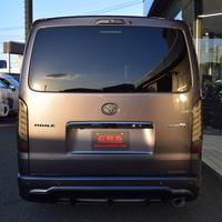 6439 令和3年式 ハイエース  スーパーGL ダークプライムⅡ 2WD 2,800cc (ディーゼル車)  2/5人乗車  6.3万kmのサムネイル