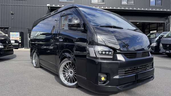 新年からハードでカッコいいハイエースのカスタムを紹介します！！