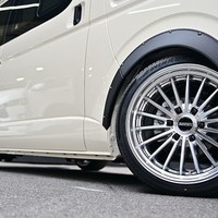 6220.令和8年式 ハイエースバン DX 2WD 2,000cc ガソリン車 走行13キロ 新車未登録のサムネイル