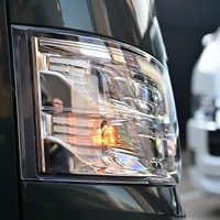 5883.令和8年式 キャラバン グランドプレミアムGX 寒冷地仕様 4WD 2,400cc ディーゼル車 走行31キロ 新車未登録のサムネイル