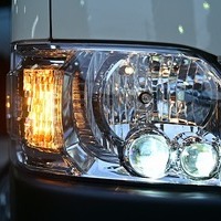 6220.令和8年式 ハイエースバン DX 2WD 2,000cc ガソリン車 走行13キロ 新車未登録のサムネイル