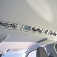 6220.令和8年式 ハイエースバン DX 2WD 2,000cc ガソリン車 走行13キロ 新車未登録のサムネイル