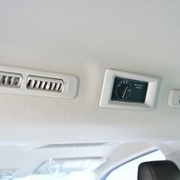 5883.令和8年式 キャラバン グランドプレミアムGX 寒冷地仕様 4WD 2,400cc ディーゼル車 走行31キロ 新車未登録のサムネイル