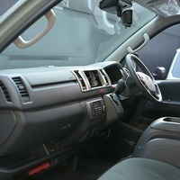 6425.令和8年式 ハイエース スーパーGL 寒冷地仕様 4WD 2,800cc ディーゼル車 走行5キロ 新車未登録のサムネイル