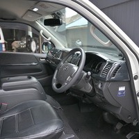 6528.平成29年式 ハイエース ワゴンGL 2WD 2,700cc ガソリン車 走行11.1万キロ 検査1年付きのサムネイル