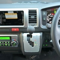 6425.令和8年式 ハイエース スーパーGL 寒冷地仕様 4WD 2,800cc ディーゼル車 走行5キロ 新車未登録のサムネイル