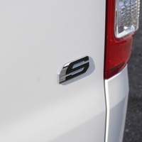 6385　オリジナルPKG　ハイエース　ダークプライムＳ　2WD　2800cc　ディーゼル車　5人乗りのサムネイル