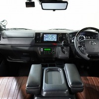 6480 令和4年式 ハイエース スーパーGL ダークプライムⅡ 2WD 2,000cc (ガソリン車)  2/5人乗車  6.7万km 車検令和8年12月12日のサムネイル