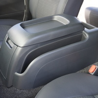 6385　オリジナルPKG　ハイエース　ダークプライムＳ　2WD　2800cc　ディーゼル車　5人乗りのサムネイル