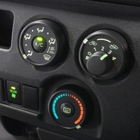 6203 8型ハイエース DX  2WD 2,000CC ガソリン車 4ナンバー 3/6人乗りのサムネイル