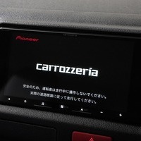 6179 8型ハイエース DX  2WD 2,000CC ガソリン車 4ナンバー 3/6人乗りのサムネイル