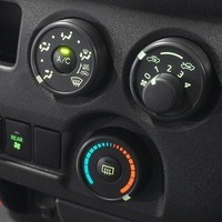 6179 8型ハイエース DX  2WD 2,000CC ガソリン車 4ナンバー 3/6人乗りのサムネイル