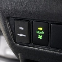 6179 8型ハイエース DX  2WD 2,000CC ガソリン車 4ナンバー 3/6人乗りのサムネイル