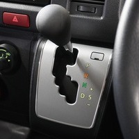 6347 8型ハイエース DX  2WD 2,000CC ガソリン車 4ナンバー 3/6人乗りのサムネイル