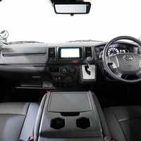 6183 8型ハイエース DX  2WD 2,000CC ガソリン車 4ナンバー 3/6人乗りのサムネイル