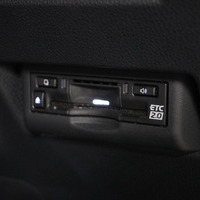 6379 令和6年式 ランドクルーザー250 ファーストエディション VX ガソリン 4WD 2,700cc 7人乗車 2.8万kmのサムネイル